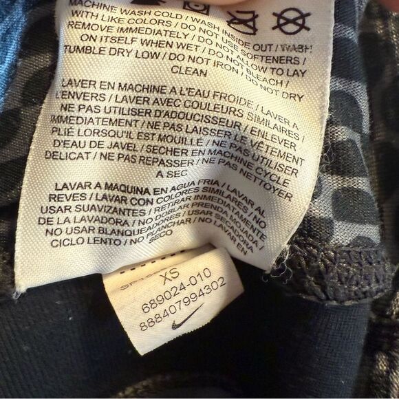 Nike Cropped Shin Length DriFit Leggings size XS - Picture 8 of 9